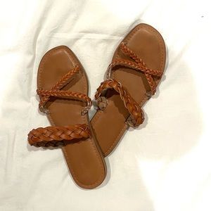 Universal Thread Size 9.5 Braided Leather Slides